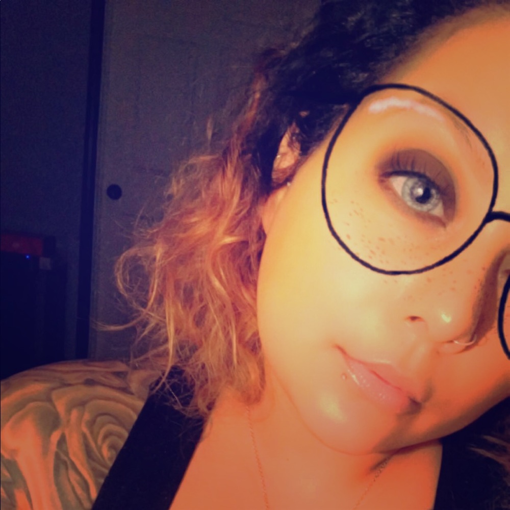 Meet your Posher, Carmen